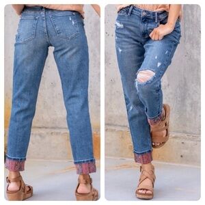 Judy Blue Boyfriend Fit Paisley Print
Cuffed Mid Rise Distressed Jeans Size 28 7